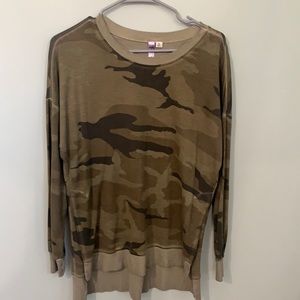Alya Camo Top